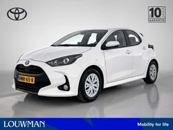 Wit Gebruikt 2024 Toyota Yaris Hybrid Active Hatchback | € 23.445 (Eerlijke prijs)