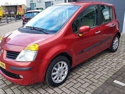 Rood Gebruikt 2006 Renault Modus MPV | € 3.250 (Eerlijke prijs)