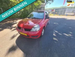 Rood, metallic lak Gebruikt 2007 Renault Clio II Campus Hatchback | € 499 (Super prijs)