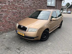 Beige Gebruikt 2002 Skoda Fabia Comfort Hatchback | € 1.750 (Iets duurder)