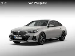 Oxidgrau metallic (c4a) (grijs metallic) Nieuw 2025 BMW 530e M Sport Sedan | € 79.479 (Super prijs)