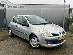 Grijs (metallic) Gebruikt 2008 Renault Clio II Hatchback | € 1.749 (Goede deal)