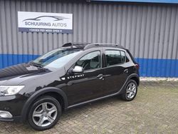 Zwart (metallic) Gebruikt 2018 Dacia Sandero Stepway Hatchback | € 7.999 (Goede deal)