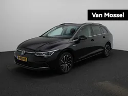 Zwart Gebruikt 2021 VW Golf VIII Style Stationwagen | € 22.900 (Goede deal)