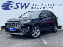 Zwart Gebruikt 2021 Toyota RAV4 Hybrid Team SUV | € 32.950 (Eerlijke prijs)