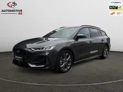 Grijs, metallic lak Gebruikt 2023 Ford Focus ST-Line X Hatchback | € 26.295 (Eerlijke prijs)
