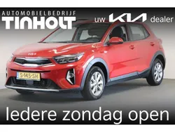 Rood, metallic lak Gebruikt 2023 Kia Stonic SUV | € 19.950 (Goede deal)