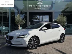 Wit Gebruikt 2020 Volvo V40 Momentum Stationwagen | € 23.295 (Eerlijke prijs)