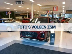 Rood, metallic lak Gebruikt 2022 Suzuki SX4 S-Cross Style SUV | € 35.950