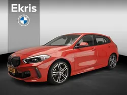 Rood, metallic lak Gebruikt 2021 BMW 118 Basis Hatchback | € 24.900 (Eerlijke prijs)