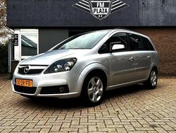 Grijs Gebruikt 2007 Opel Zafira Essentia MPV | € 2.440 (Eerlijke prijs)