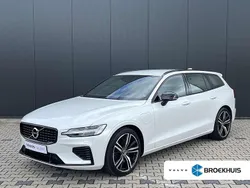 Wit Gebruikt 2021 Volvo V60 R-Design Stationwagen | € 34.940 (Eerlijke prijs)