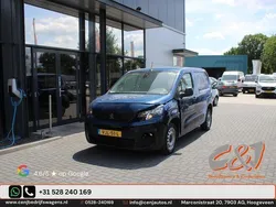 Blauw Gebruikt 2021 Peugeot Partner Premium MPV | € 6.950