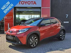 Rood Nieuw 2025 Toyota Aygo Pulse Hatchback | € 24.419 (Iets duurder)