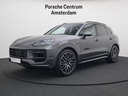 Grijs, metallic lak Gebruikt 2025 Porsche Cayenne SUV | € 144.950