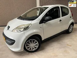 Wit Gebruikt 2006 Peugeot 107 Hatchback | € 1.750 (Eerlijke prijs)