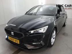 Zwart, metallic lak Gebruikt 2020 Seat Leon FR Hatchback | € 19.900 (Eerlijke prijs)