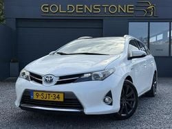 Wit Gebruikt 2013 Toyota Auris Touring Sports Stationwagen | € 9.843 (Goede deal)
