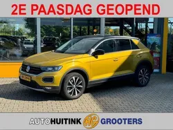 Goud, metallic lak Gebruikt 2018 VW T-Roc Style SUV | € 18.945 (Eerlijke prijs)