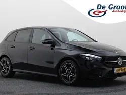 Zwart, metallic lak Gebruikt 2022 Mercedes B250 AMG line MPV | € 25.950 (Super prijs)