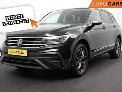 Zwart Gebruikt 2023 VW Tiguan Allspace Move SUV | € 41.990 (Eerlijke prijs)