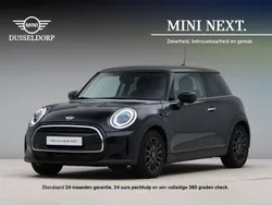 Midnight black ii (donker zwart metallic) Gebruikt 2024 Mini Cooper Hatchback | € 28.450 (Eerlijke prijs)