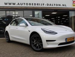Wit (metallic) Gebruikt 2020 Tesla Model 3 RWD Sedan | € 20.950 (Eerlijke prijs)