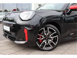 Midnight black ii (donker zwart metallic) Gebruikt 2025 Mini Cooper Hatchback | € 48.950