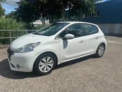 Wit Gebruikt 2014 Peugeot 208 Envy Hatchback | € 6.450 (Goede deal)