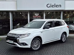 Wit Gebruikt 2021 Mitsubishi Outlander P-HEV Intense SUV | € 26.900 (Eerlijke prijs)