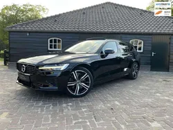 Zwart Gebruikt 2020 Volvo V60 R-Design Stationwagen | € 37.250 (Eerlijke prijs)