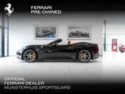 Zwart, metallic lak Gebruikt 2010 Ferrari California Cabriolet | € 104.900