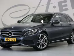 Grijs, metallic lak Gebruikt 2015 Mercedes C350e Stationwagen | € 16.950 (Eerlijke prijs)