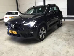Zwart Gebruikt 2022 Volvo XC40 Plus SUV | € 33.900 (Eerlijke prijs)