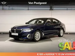Blauw, metallic lak Gebruikt 2023 BMW 530e Luxury Line Sedan | € 42.900 (Goede deal)