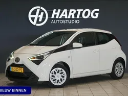 Wit Gebruikt 2019 Toyota Aygo X-play Hatchback | € 11.450 (Eerlijke prijs)