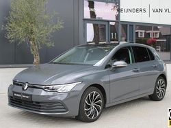 Grijs Gebruikt 2021 VW Golf VIII Style Hatchback | € 26.890 (Duur)
