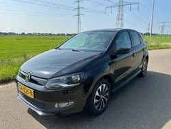 Zwart Gebruikt 2015 VW Polo Hatchback | € 5.450 (Eerlijke prijs)