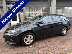 Grijs (metallic) Gebruikt 2015 Toyota Auris Touring Sports Comfort Stationwagen | € 11.500