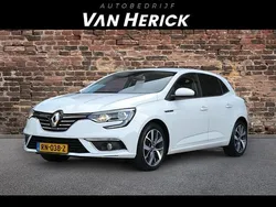 Wit Gebruikt 2018 Renault Mégane IV Bose Edition Hatchback | € 10.945 (Eerlijke prijs)