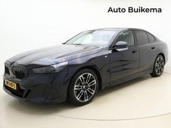 Zwart Gebruikt 2024 BMW 520 M Sport Sedan | € 64.999 (Goede deal)