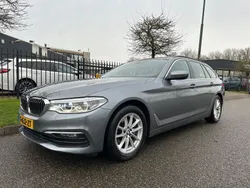 Grijs, metallic lak Gebruikt 2020 BMW 520 Basis Stationwagen | € 25.945 (Super prijs)