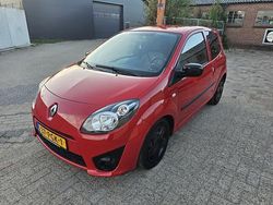 Rood Gebruikt 2011 Renault Twingo Collection Hatchback | € 2.675 (Eerlijke prijs)