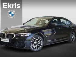 Zwart Gebruikt 2022 BMW 520 Comfort Edition Sedan | € 42.900 (Eerlijke prijs)
