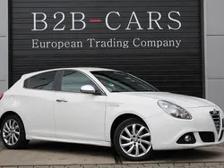Wit Gebruikt 2014 Alfa Romeo Giulietta Lusso Hatchback | € 6.500