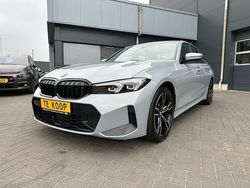 Grijs Gebruikt 2024 BMW 320 M Sport Sedan | € 45.650 (Eerlijke prijs)