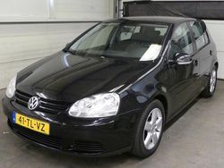 Zwart Gebruikt 2006 VW Golf V Hatchback | € 3.945 (Iets duurder)