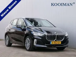Zwart, metallic lak Gebruikt 2022 BMW 218 Active Tourer MPV | € 29.950 (Eerlijke prijs)