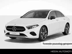 Wit Nieuw 2024 Mercedes A180 Luxury Sedan | € 44.900 (Iets duurder)