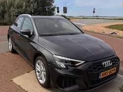 Grijs Gebruikt 2024 Audi A3 Hatchback | € 31.999 (Goede deal)